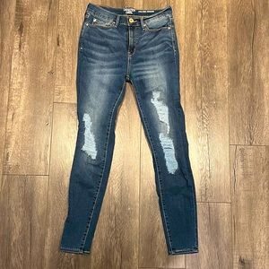 Denizen for Levi’s gently used jeans size 28”